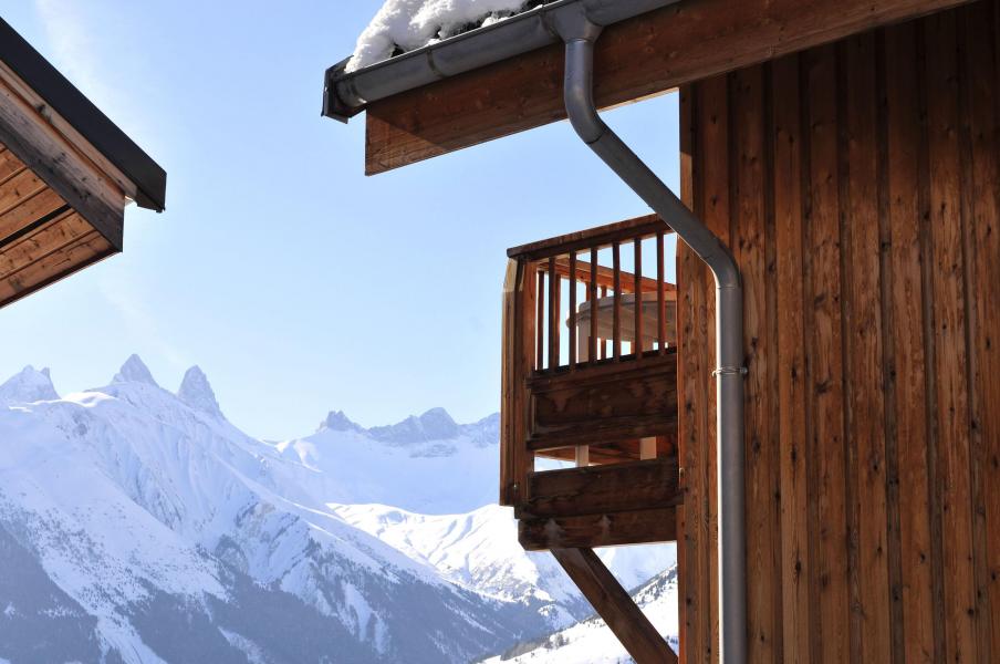 Vacances en montagne Chalets les Marmottes - Saint Jean d'Arves - Extérieur hiver