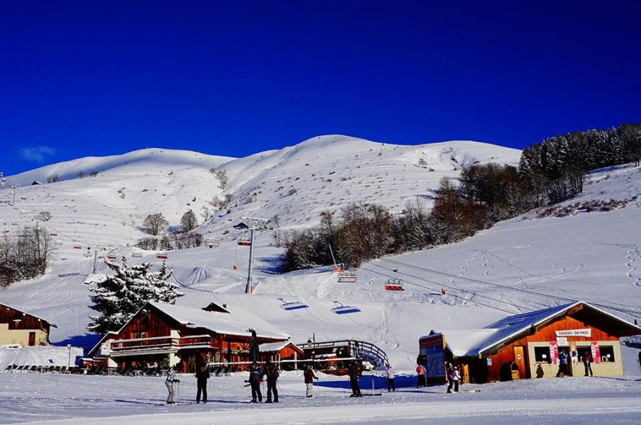 Vacances en montagne Chalets les Marmottes - Saint Jean d'Arves - Extérieur hiver