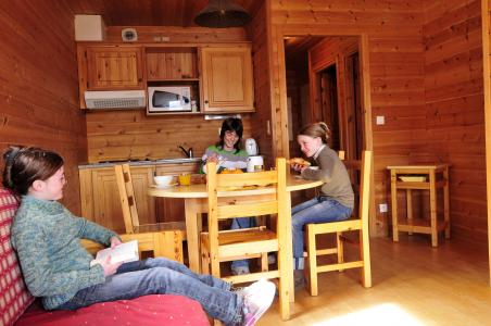 Rent in ski resort Chalets les Marmottes - Saint Jean d'Arves - Dining area