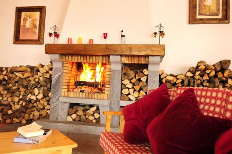 Rent in ski resort Chalets les Marmottes - Saint Jean d'Arves - Fireplace
