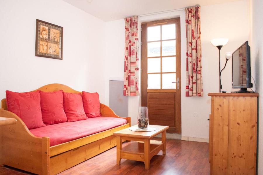 Rent in ski resort 2 room apartment sleeping corner 6 people (terrace) (1-0049) - Résidence Vignec Village - Saint Lary Soulan - Living room