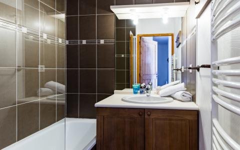 Rent in ski resort Résidence Lagrange les Chalets de l'Adet - Saint Lary Soulan - Bathroom