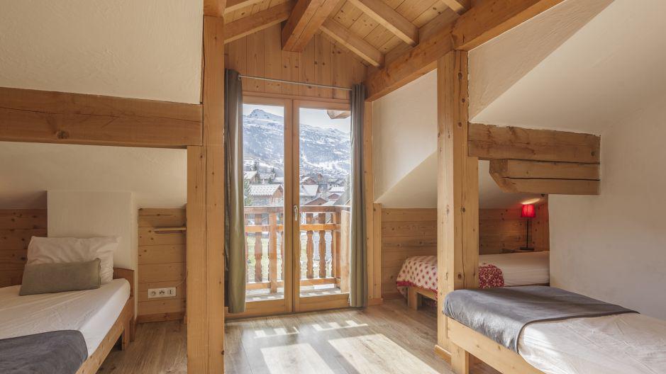 Rent in ski resort 8 room triplex chalet 14 people - Chalet Balcons Acacia - Saint Martin de Belleville - Bedroom