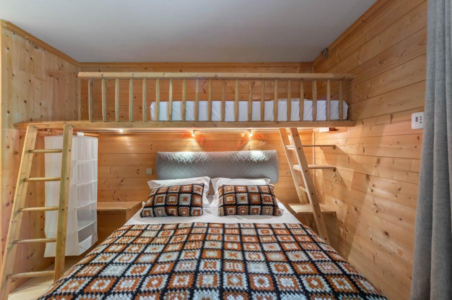 Rent in ski resort 5 room triplex chalet 10 people - Chalet Coton - Saint Martin de Belleville - Bedroom