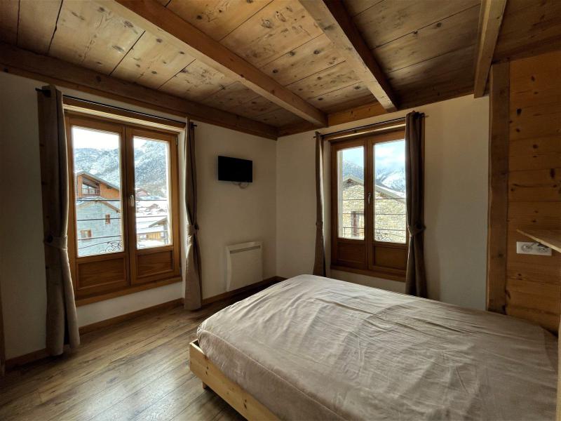 Rent in ski resort 4 room triplex chalet 6 people - Chalet la Tarine - Saint Martin de Belleville - Bedroom