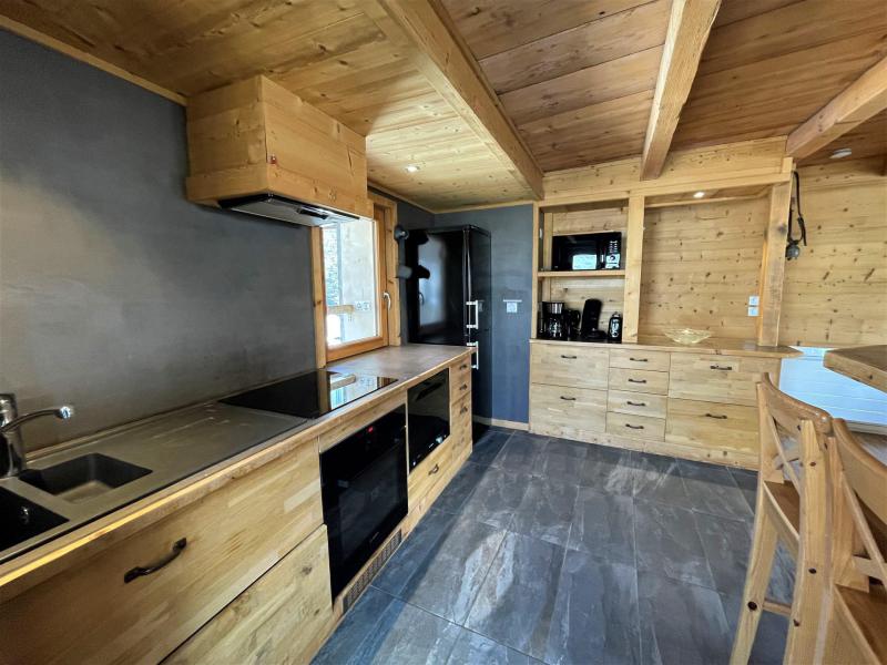 Rent in ski resort 4 room triplex chalet 6 people - Chalet la Tarine - Saint Martin de Belleville - Kitchen