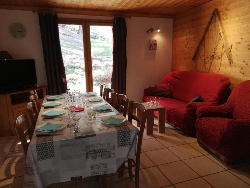 Rent in ski resort 5 room apartment 8 people (Gentiane) - Chalet le Renouveau - Saint Martin de Belleville - Table