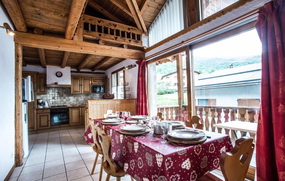 Rent in ski resort Chalet Loutantin - Saint Martin de Belleville - Dining area