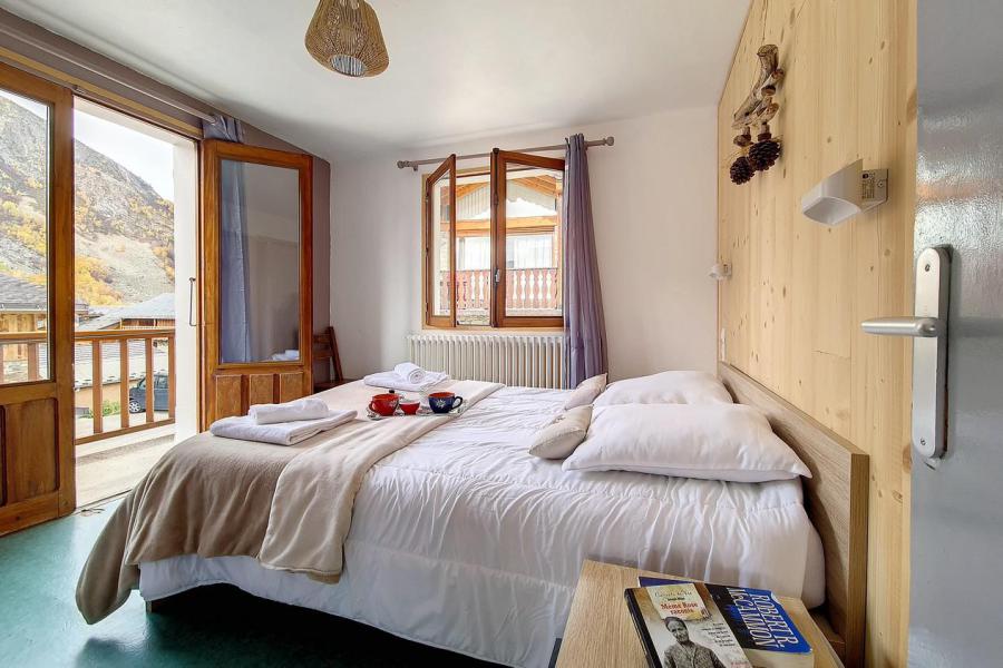 Rent in ski resort 5 room apartment 6 people (REINE) - Chalet Saint Marcel - Saint Martin de Belleville - Bedroom