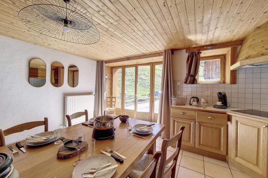 Rent in ski resort 4 room triplex chalet 8 people (Siana) - Chalets les Granges - Saint Martin de Belleville - Kitchen