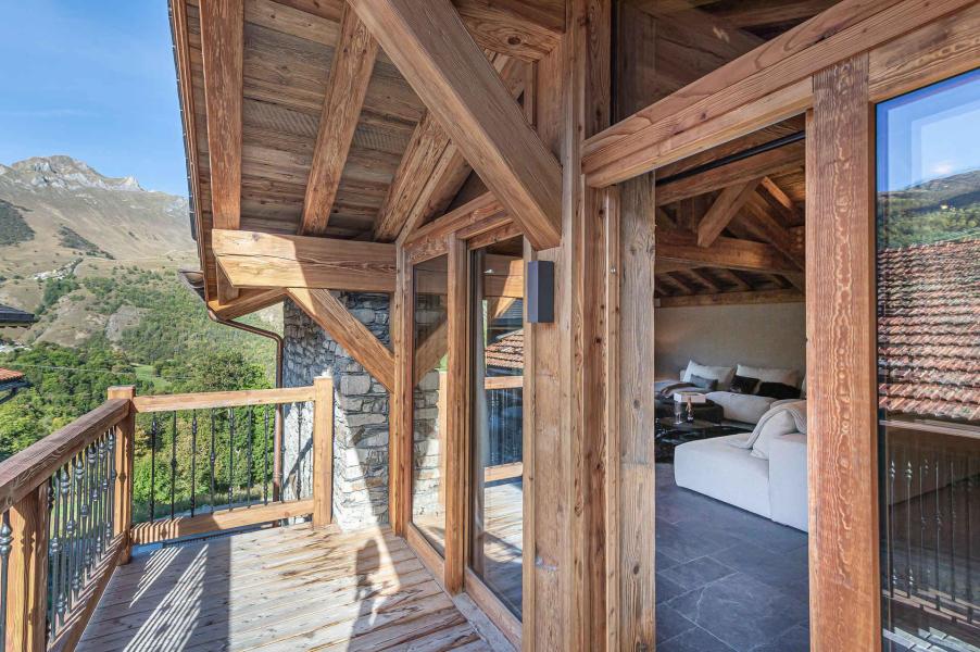 Rent in ski resort 7 room triplex chalet 14 people - LA FERME D'EDOUARD - Saint Martin de Belleville - Balcony