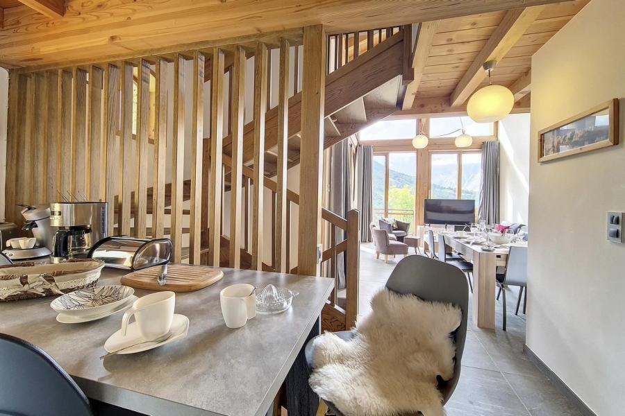 Rent in ski resort 4 room triplex chalet 6 people (Coron) - Le Hameau de Caseblanche - Saint Martin de Belleville - Bedroom