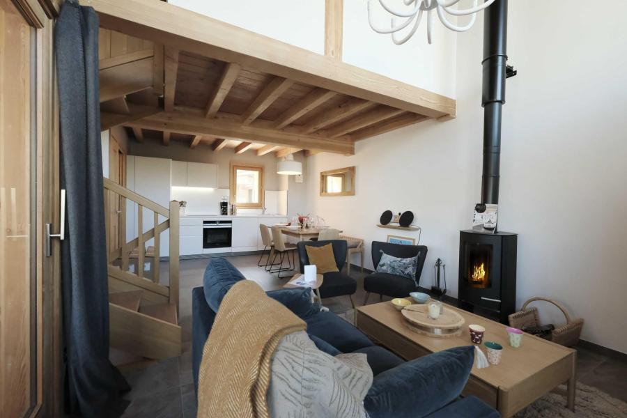 Rent in ski resort 4 room triplex chalet 6 people (Léa) - Le Hameau de Caseblanche - Saint Martin de Belleville - Living room