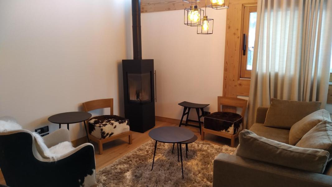 Rent in ski resort 4 room triplex chalet 6 people (Selini) - Le Hameau de Caseblanche - Saint Martin de Belleville - Living room