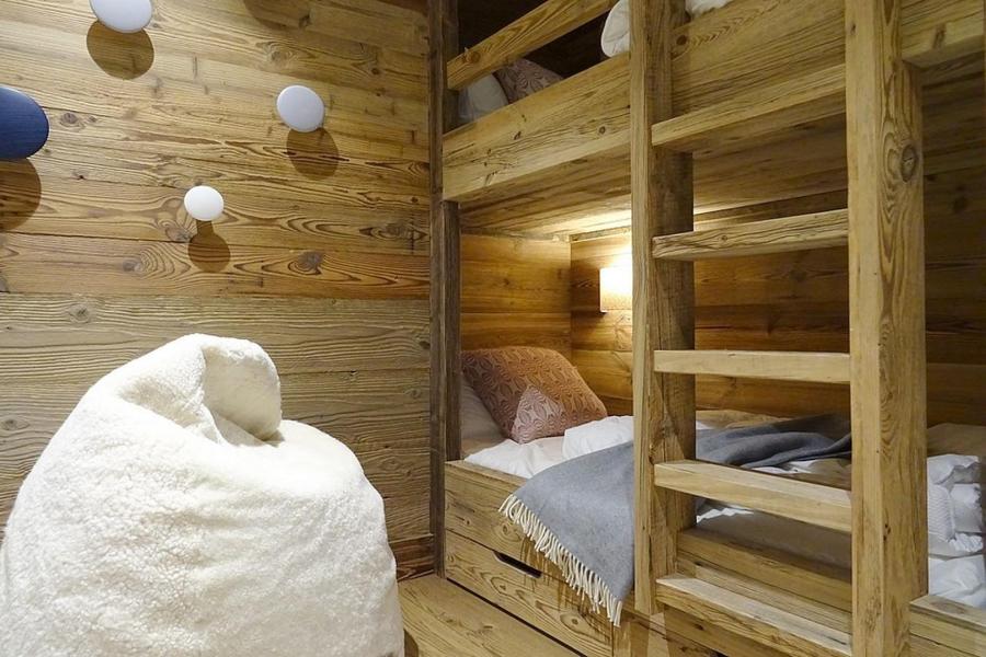 Rent in ski resort 6 room triplex chalet 10 people (Peak a Vue) - Le Hameau de Caseblanche - Saint Martin de Belleville - Bedroom