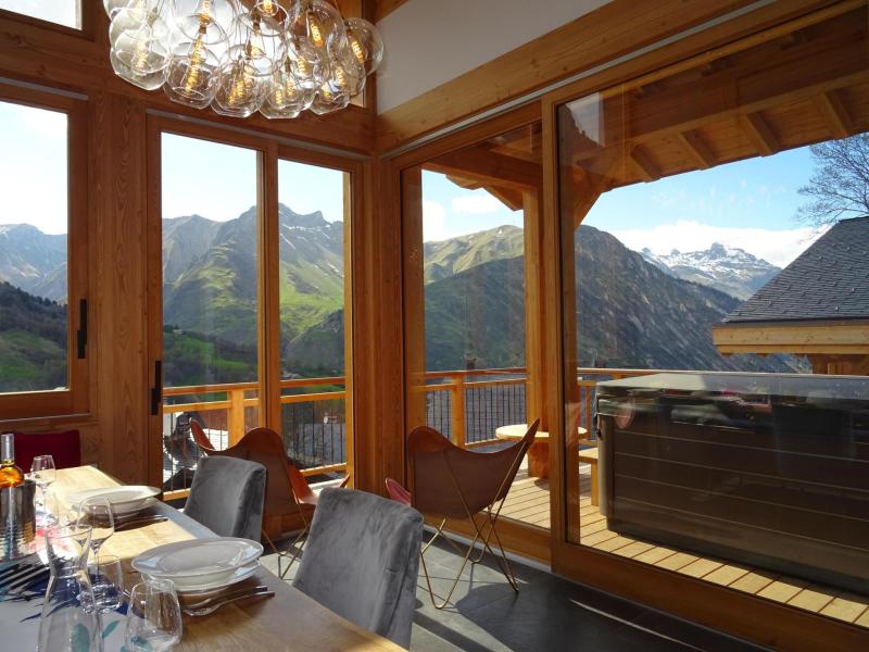 Rent in ski resort 6 room triplex chalet 12 people (Ibis Viperae) - Le Hameau de Caseblanche - Saint Martin de Belleville - Table