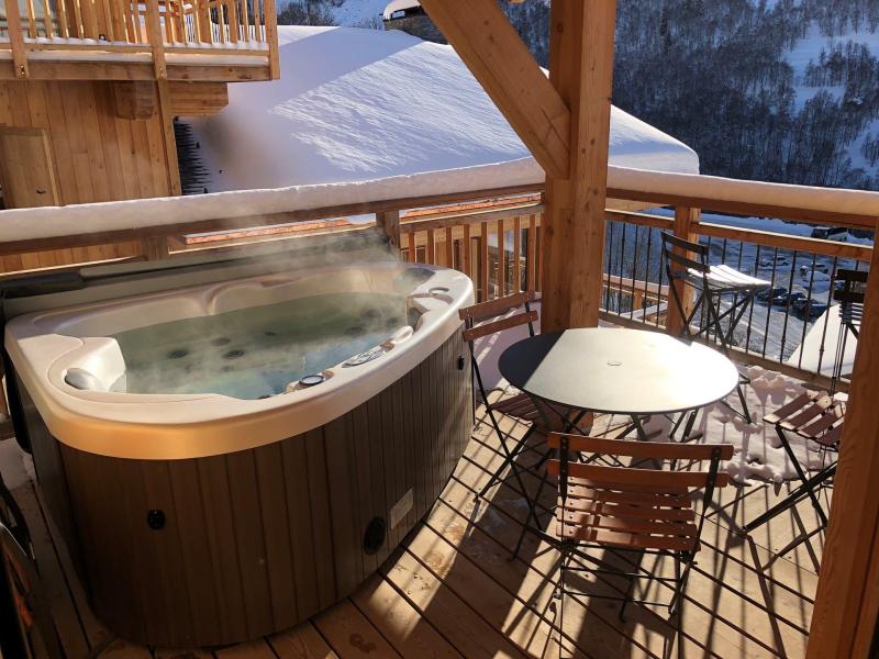 Rent in ski resort 4 room triplex chalet 6 people (Aigle) - Le Hameau de Caseblanche - Saint Martin de Belleville - Jacuzzi
