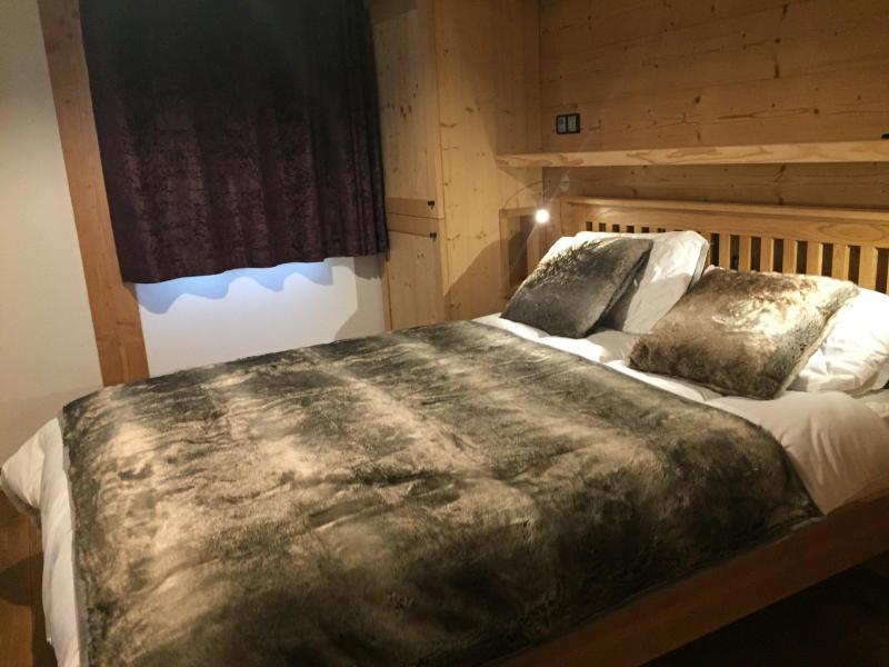 Rent in ski resort 7 room triplex chalet 12 people (Tawny) - Le Hameau de Caseblanche - Saint Martin de Belleville - Bedroom
