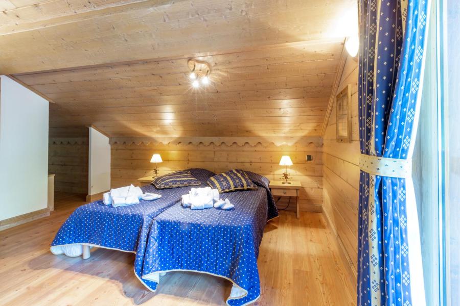 Rent in ski resort 5 room apartment 10 people (A08) - Les Chalets du Gypse - Saint Martin de Belleville - Bedroom under mansard