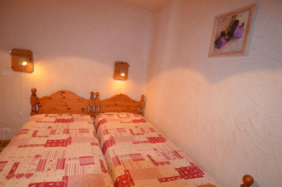 Rent in ski resort 4 room apartment 6 people (2) - Résidence les Lupins - Saint Martin de Belleville - Bedroom