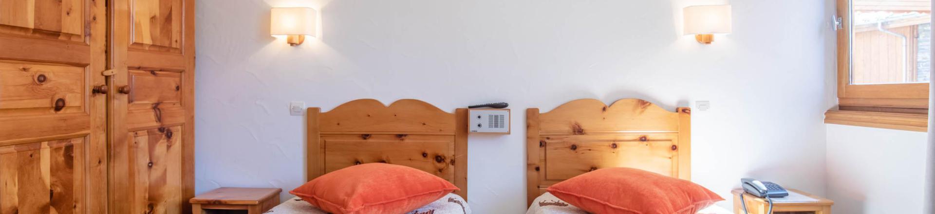 Rent in ski resort Chalet Edelweiss - Saint Martin de Belleville - Bedroom