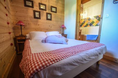 Rent in ski resort 4 room duplex chalet 6 people - Chalet de Julie - Saint Martin de Belleville - Bedroom