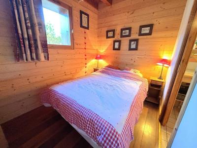 Rent in ski resort 4 room duplex chalet 6 people - Chalet de Julie - Saint Martin de Belleville - Bedroom