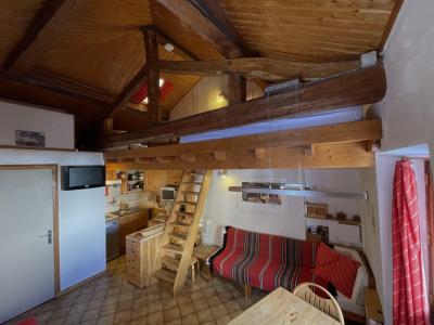 Rent in ski resort Studio 2 people - Chalet le Dahu - Saint Martin de Belleville - Living room