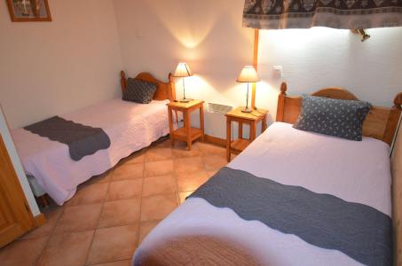 Rent in ski resort 5 room cabin triplex apartment 8 people - Chalet Marie Gros - Saint Martin de Belleville - Bedroom
