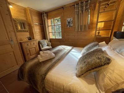 Rent in ski resort 5 room triplex chalet 8 people - Chalet Nubuck - Saint Martin de Belleville - Bedroom