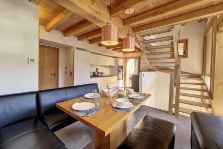 Rent in ski resort 4 room triplex chalet 7 people (Suzan) - Le Hameau de Caseblanche - Saint Martin de Belleville - Living room