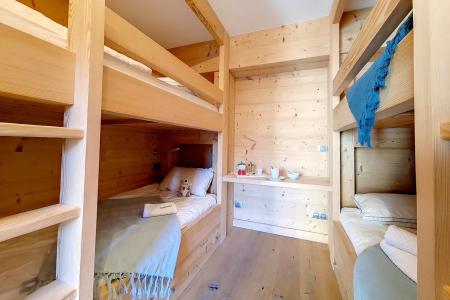Rent in ski resort 8 room triplex chalet 16 people (Litote) - Le Hameau de Caseblanche - Saint Martin de Belleville - Bedroom