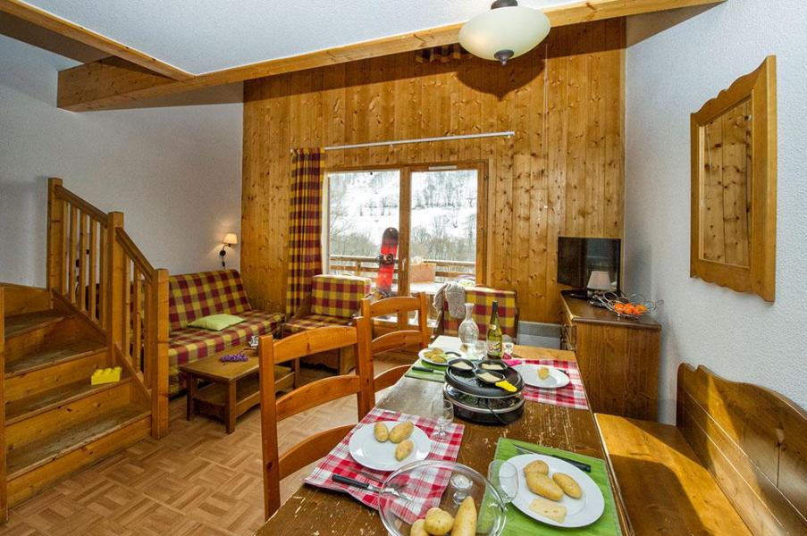 Rent in ski resort Les Chalets de Saint Sorlin - Saint Sorlin d'Arves - Dining area