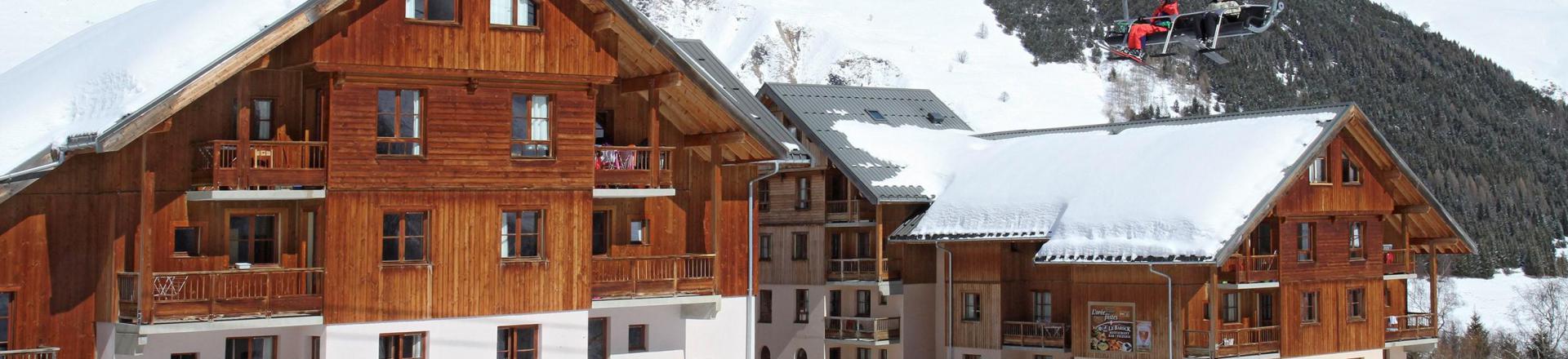 Rent in ski resort Résidence l'Orée des Pistes - Saint Sorlin d'Arves - Winter outside