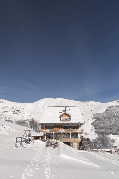 Rent in ski resort Hôtel-Restaurant Les Cèdres - Saint Sorlin d'Arves - Winter outside
