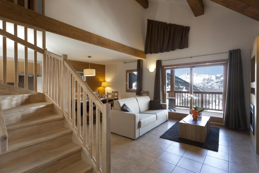 Rent in ski resort Résidence Club MMV l'Étoile des Cîmes - Sainte Foy Tarentaise - French window onto balcony