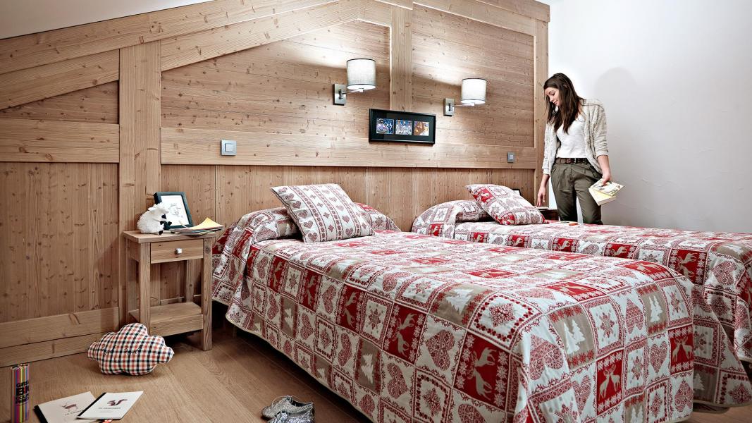 Rent in ski resort Résidence le Ruitor - Sainte Foy Tarentaise - Bedroom under mansard