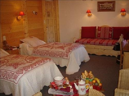 Rent in ski resort Twin room (Superior Bathtub WC) - Hôtel les Glaciers - Samoëns - Bedroom