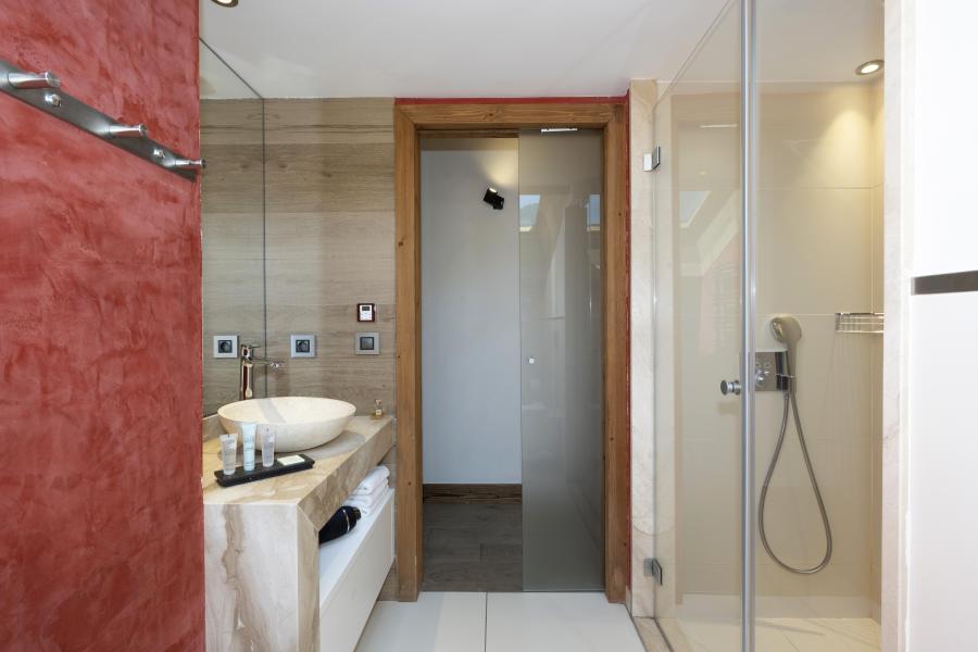 Soggiorno sugli sci Appartamento su due piani 5 stanze per 10 persone - Résidence Alexane - Samoëns - Bagno con doccia
