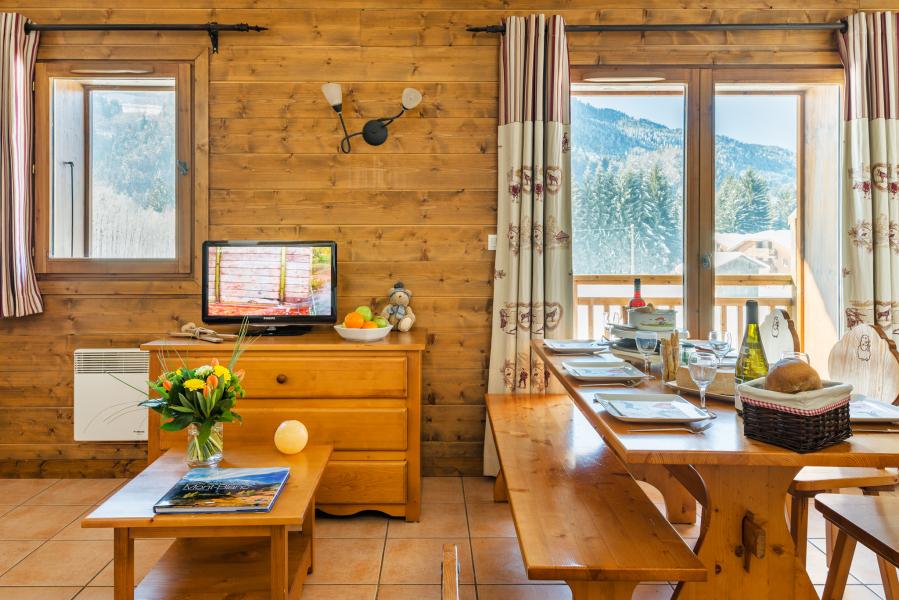 Location au ski Résidence Lagrange les Fermes de Samoëns - Samoëns - Tv à écran plat