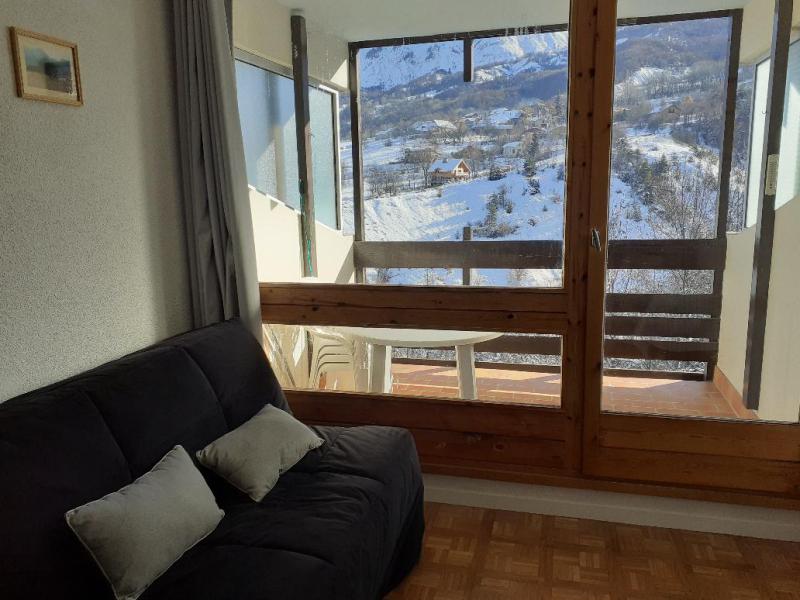 Rent in ski resort Studio sleeping corner 4 people (A602) - Résidence le Roi Soleil - Sauze - Super Sauze - Living room