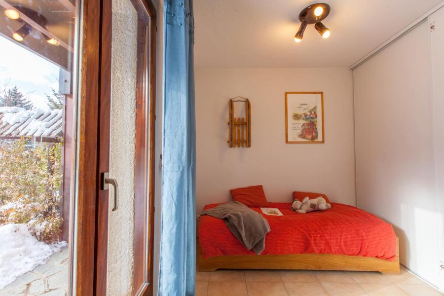 Rent in ski resort 5 room triplex apartment 8 people (01) - La Résidence le Rocher - Serre Chevalier - Bedroom