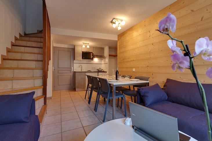 Rent in ski resort 3 room duplex chalet 6 people (32) - Les Chalets du Jardin Alpin - Serre Chevalier - Living room
