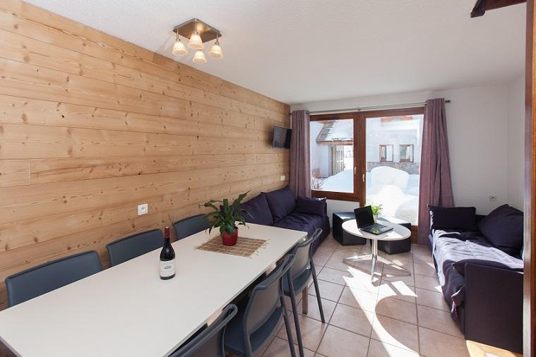 Rent in ski resort Les Chalets du Jardin Alpin - Serre Chevalier - Living room