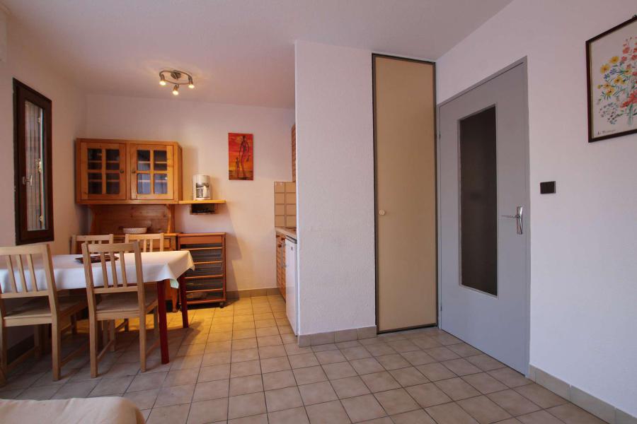 Ski verhuur Studio bergnis 3 personen (102) - Résidence Central Parc 3 - Serre Chevalier - Woonkamer