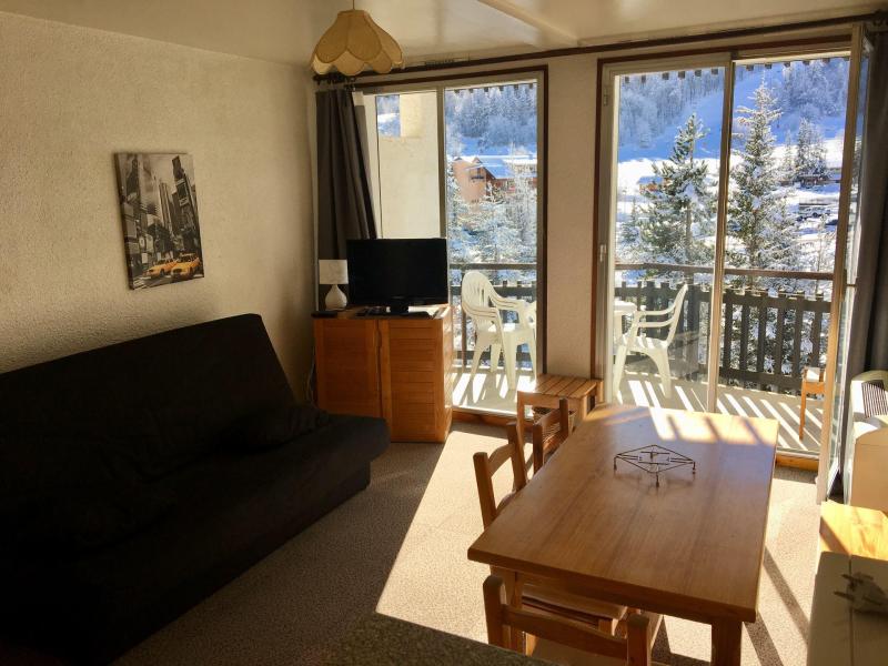 Rent in ski resort Studio sleeping corner 4 people (Elisabeth) - Résidence Concorde 5 - Serre Chevalier - Living room