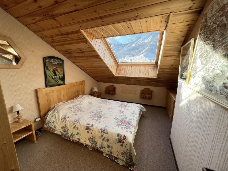 Rent in ski resort 3 room duplex apartment 6 people (107) - Résidence Gardiole I - Serre Chevalier - Bedroom