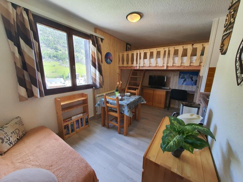 Rent in ski resort Studio mezzanine 2 people (042) - Résidence l'Aigle Noir - Serre Chevalier - Living room