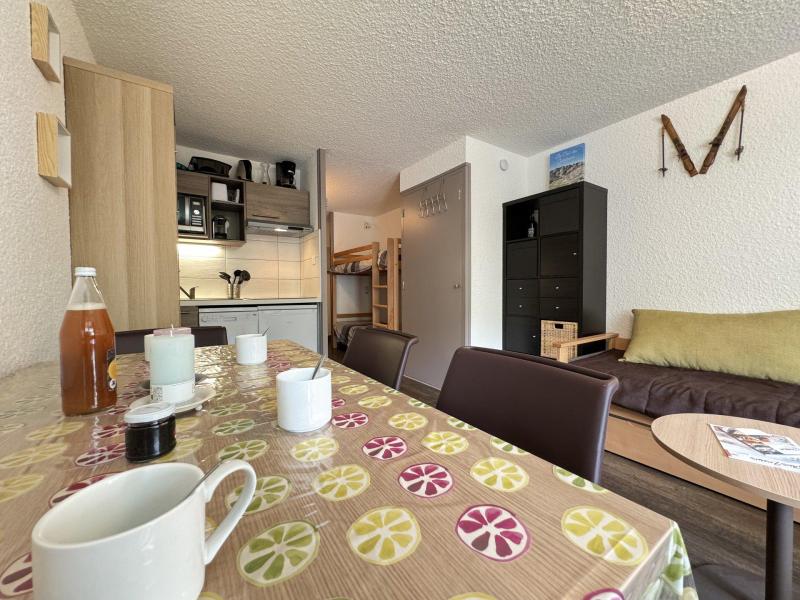 Ski verhuur Studio bergnis 4 personen (114) - Résidence le Bois des Coqs - Serre Chevalier - Woonkamer