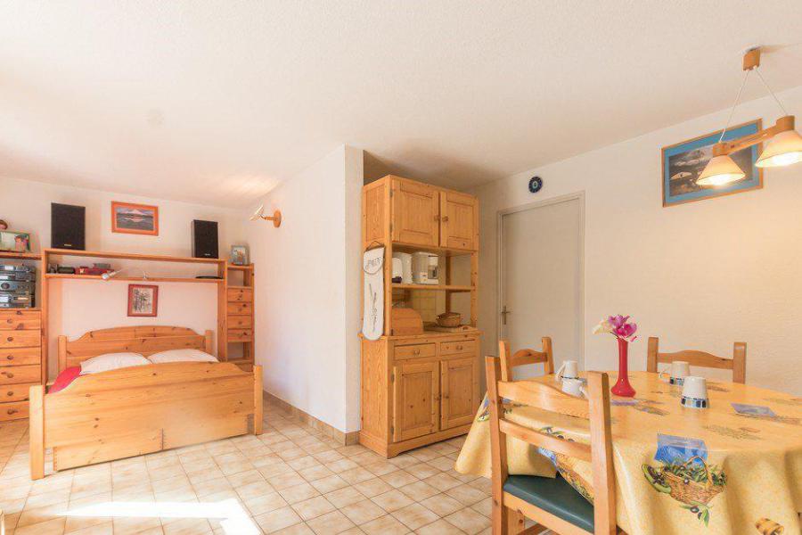 Ski verhuur Studio bergnis 4 personen (B012) - Résidence le Clos des Cavales 2 - Serre Chevalier - Woonkamer